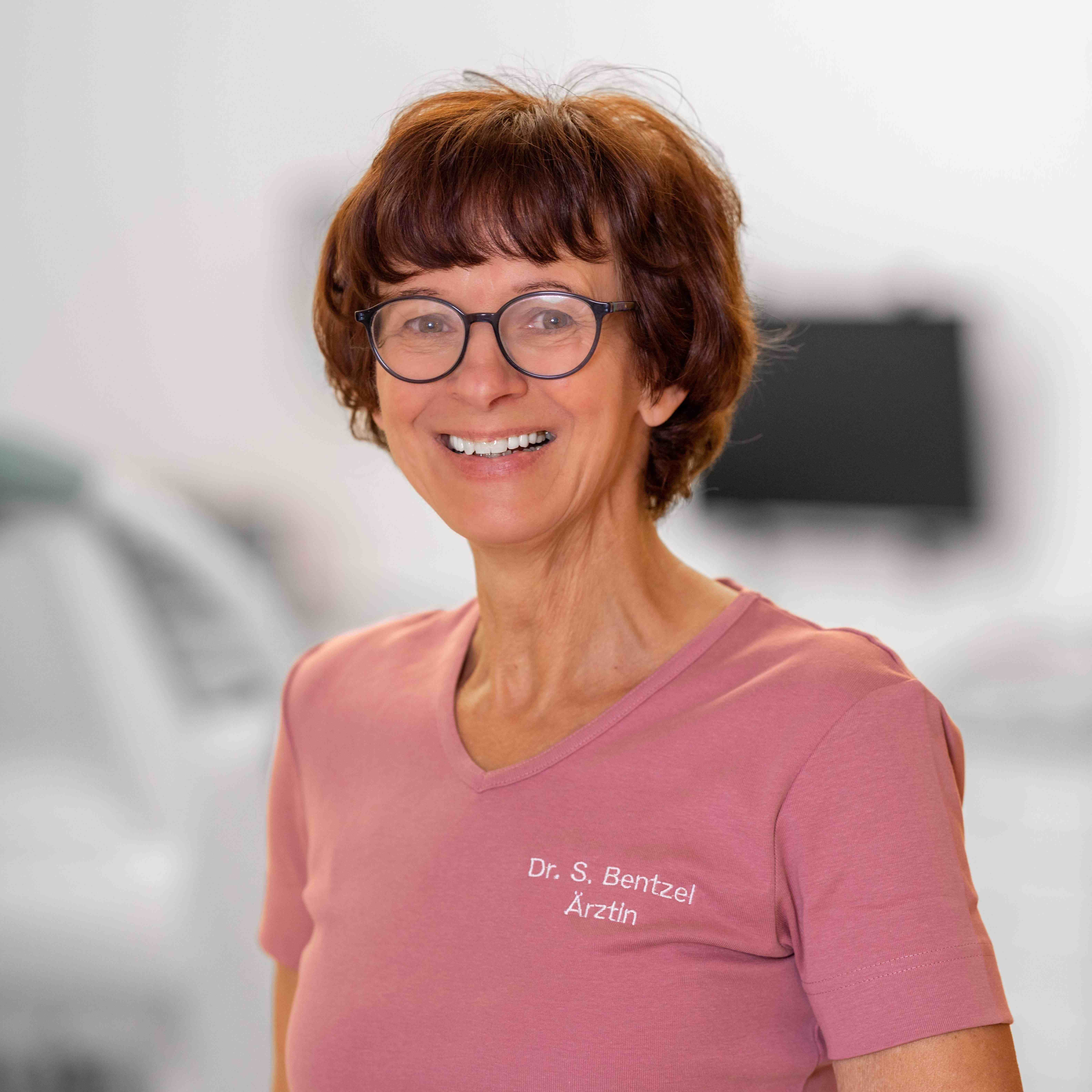 Frau Dr. Bentzel