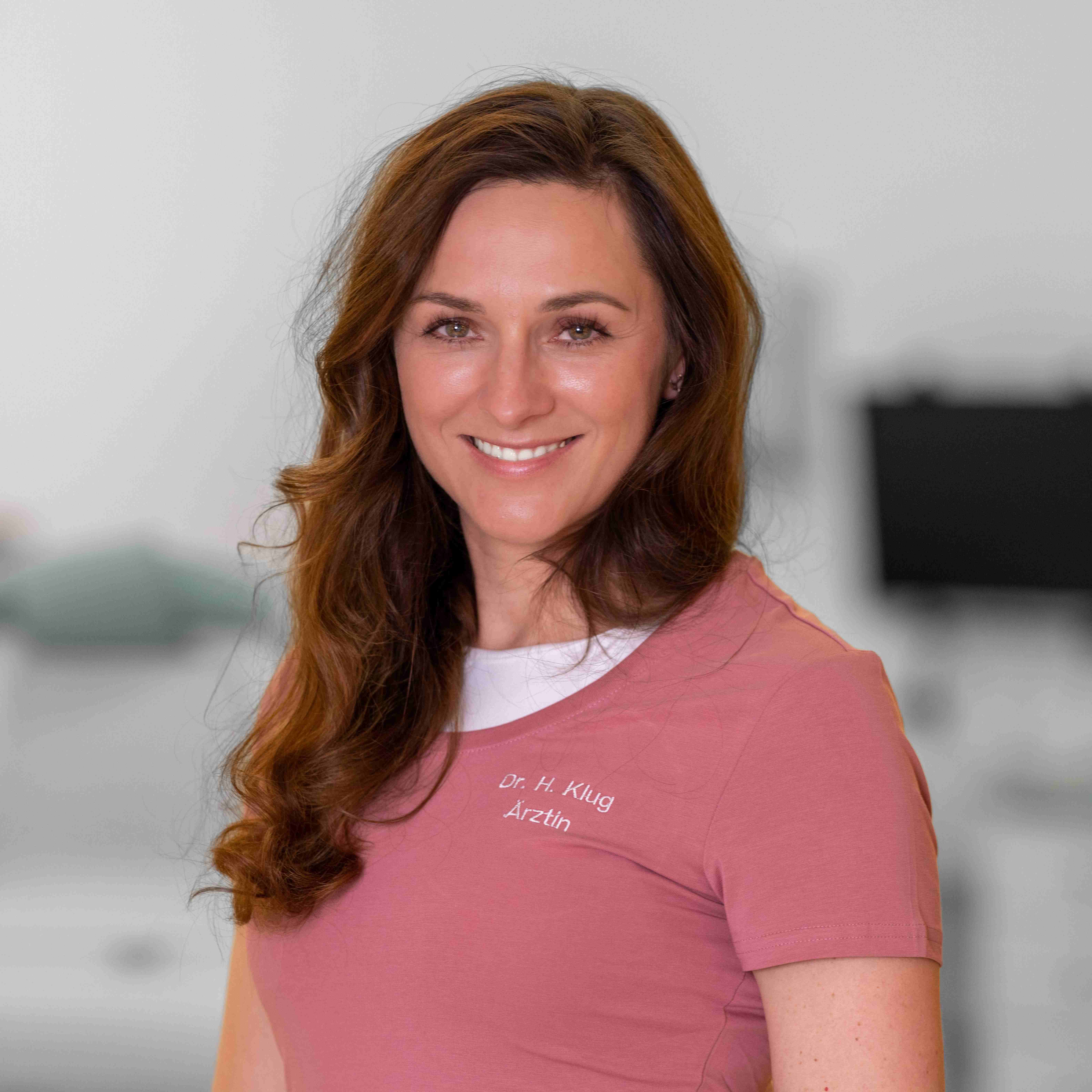 Frau Dr. Klug